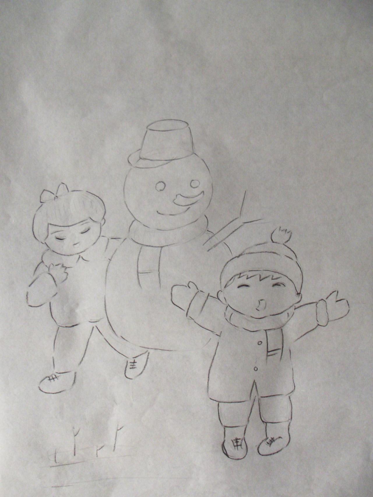 第一步，用木炭笔定出雪人及两位小朋友的大体结构