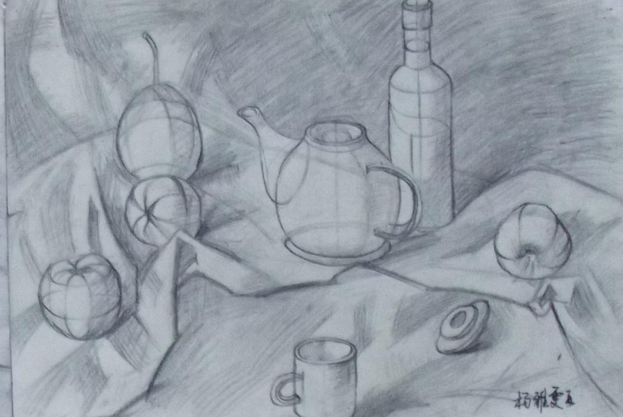 水果、壶、瓶子结构素描 杨雅雯画