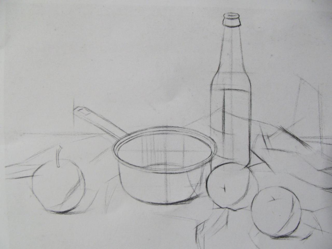 第一步，确定不锈钢锅、啤酒瓶及水果等整组静物的形体结构