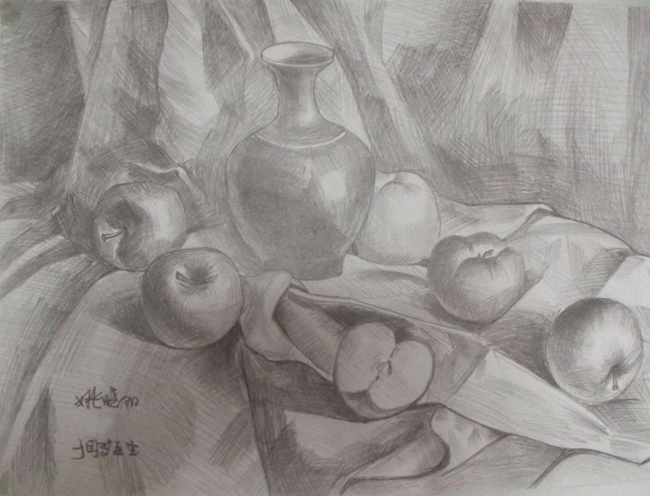 花瓶、苹果、衬布 静物素描 姚晓丽画