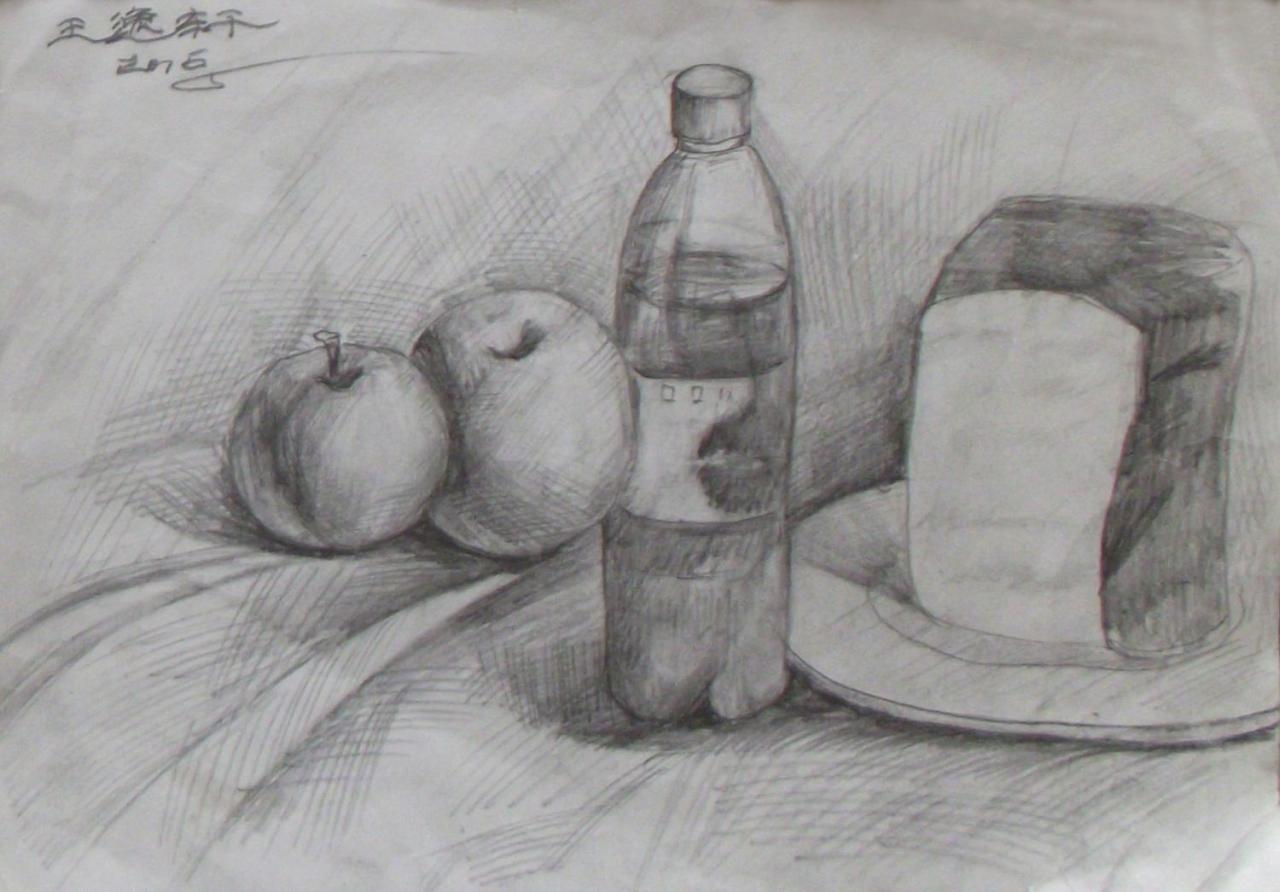 水果、可乐、面包 静物素描 王逸轩画