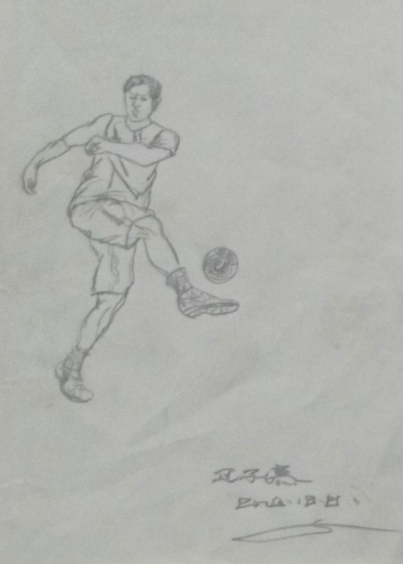 踢足球的青年男子正面 人物速写 卫子慕画