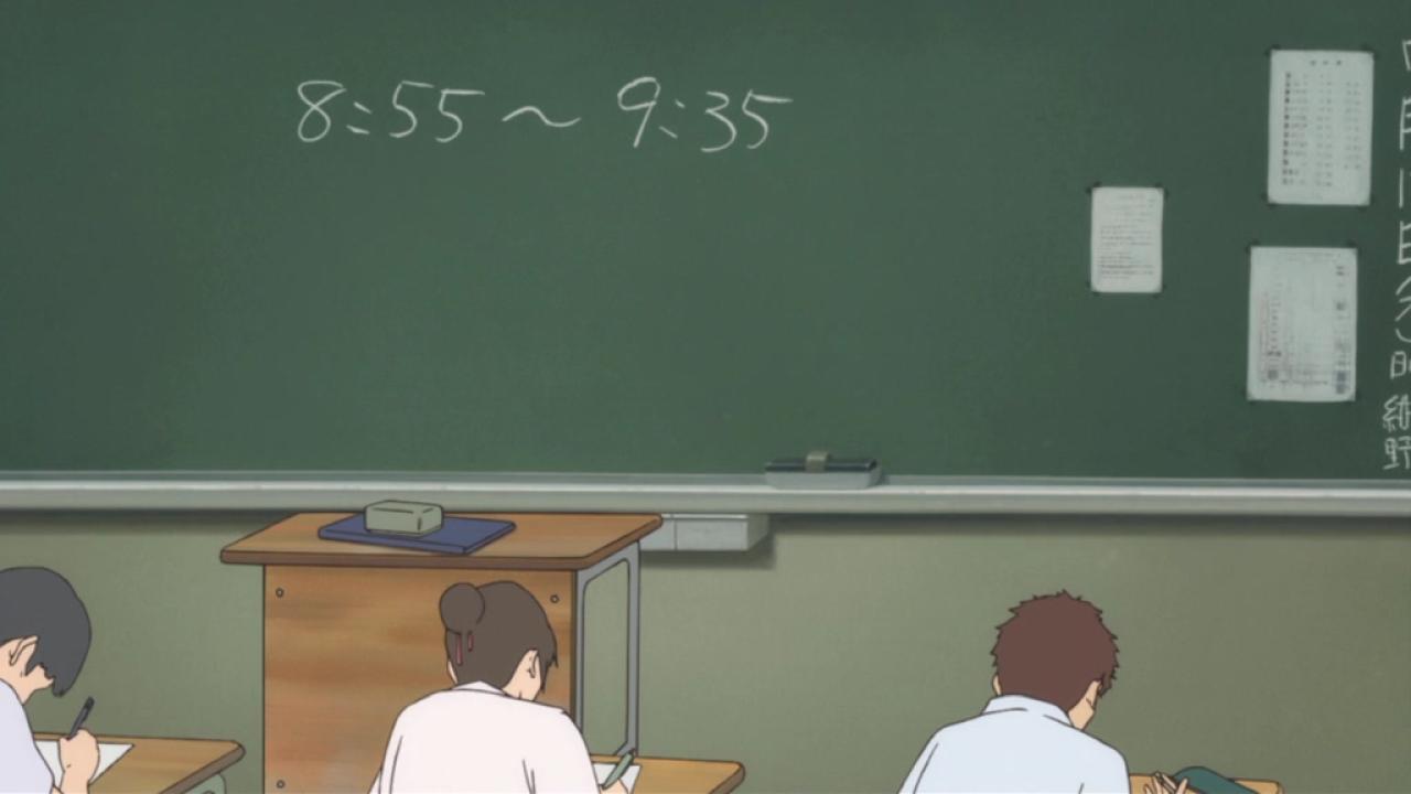 教室黑板写着8：55-9：35测验