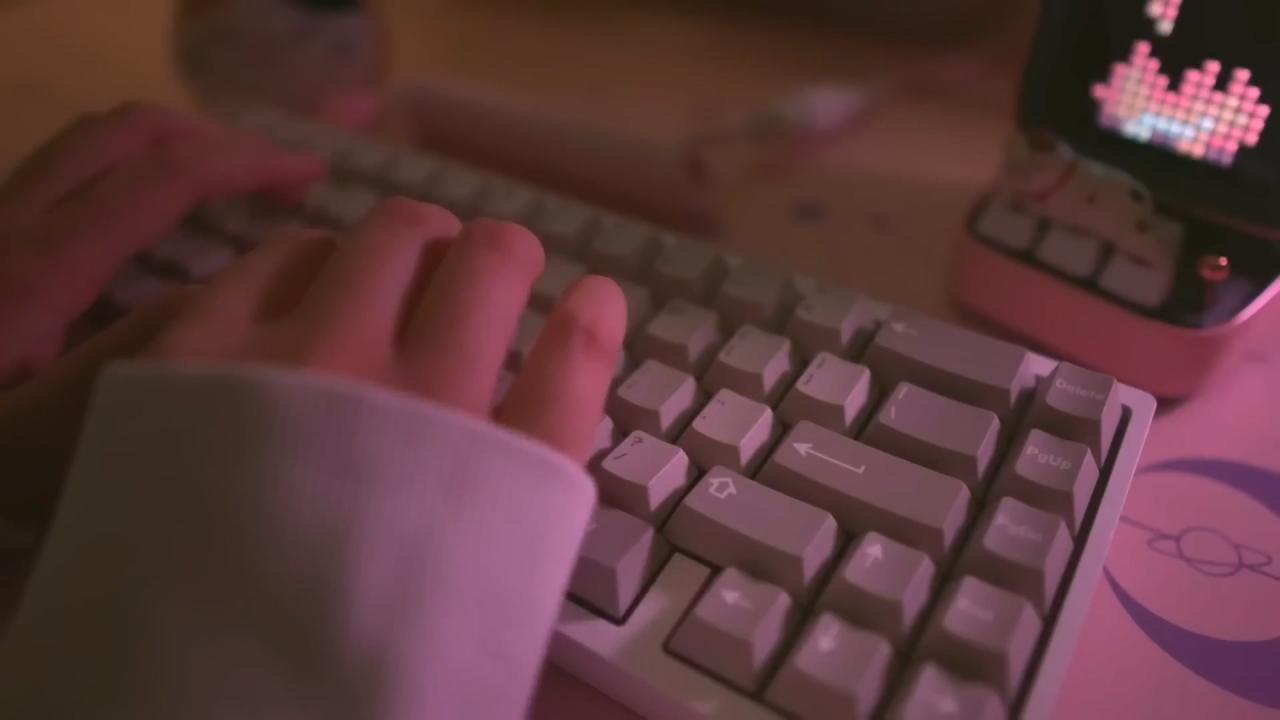 3D坦克白色机械键盘